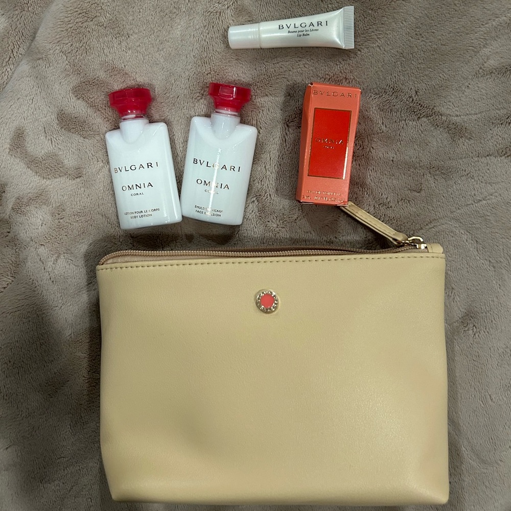 BVLGARI Cosmetic Case & Omnia Coral Products (lotion, emulsion, perfume, balm)